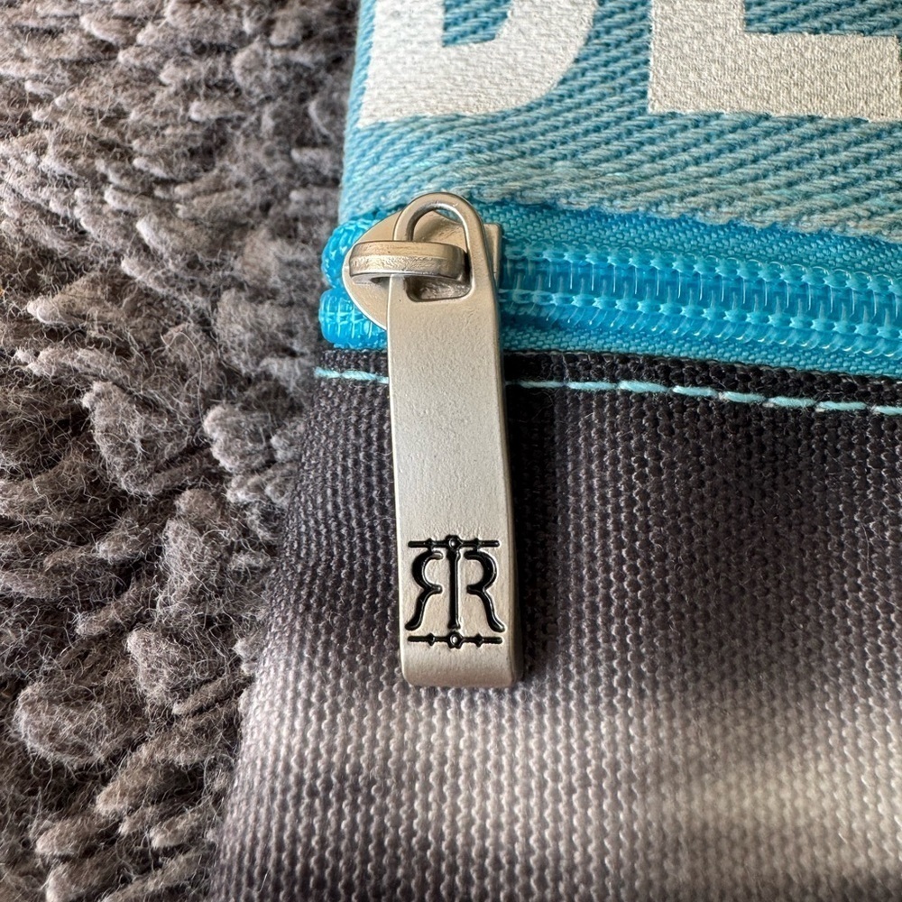 DETROIT Robin Ruth Crossbody Bag - Picture 10 of 14